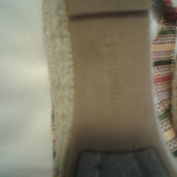 Naturalized Bibi Wedge - Picture 2 of 2